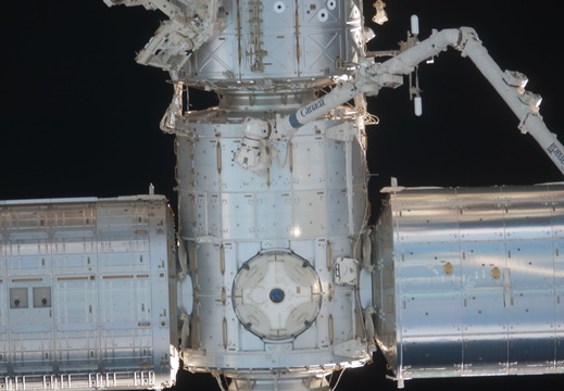 STS135-E-06853