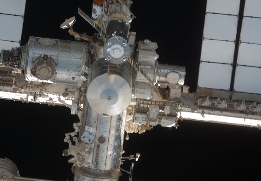STS135-E-06812