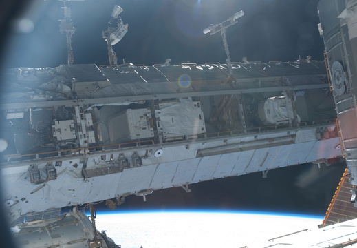 STS135-E-08496