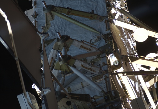STS135-E-08431