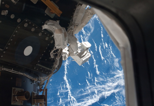 STS135-E-07642