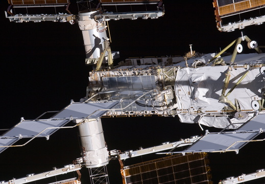STS135-E-11069