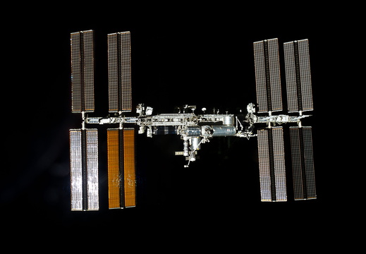 STS135-E-11778