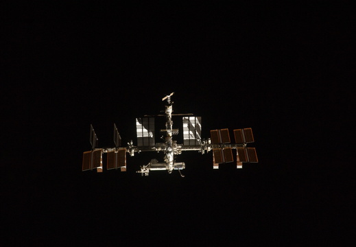 STS135-E-06706