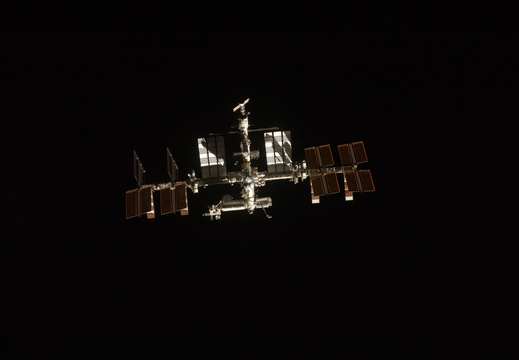 STS135-E-06703