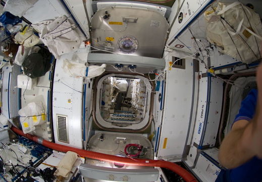 STS135-E-09128