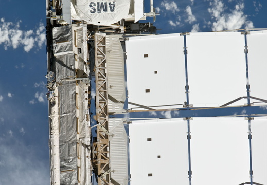 STS135-E-10876