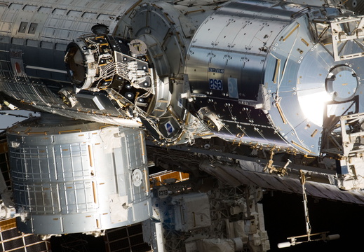 STS135-E-11128