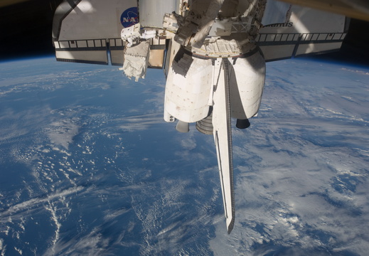 STS135-E-07519
