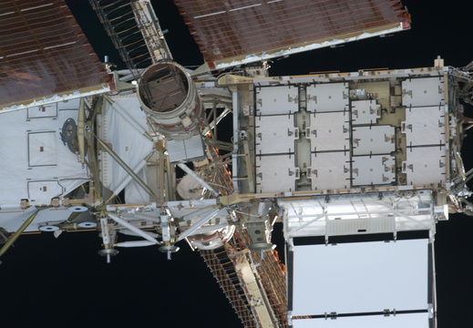 STS135-E-06898
