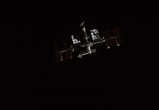 STS135-E-06693
