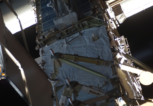 STS135-E-08425