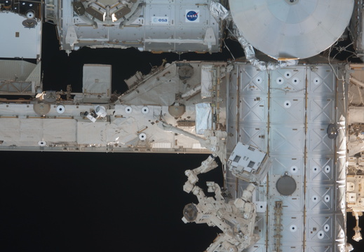 STS135-E-06849