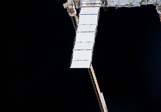 STS135-E-06732