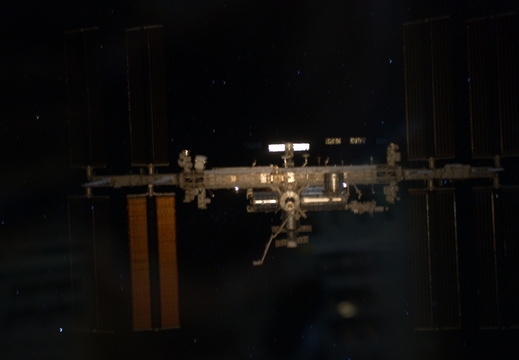 STS135-E-11753