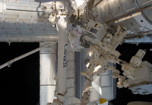 STS135-E-07584
