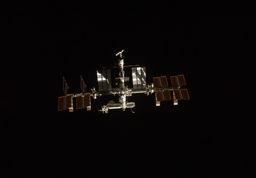 STS135-E-06709