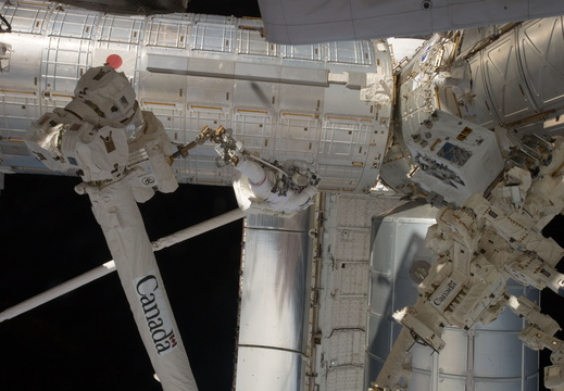 STS135-E-07593