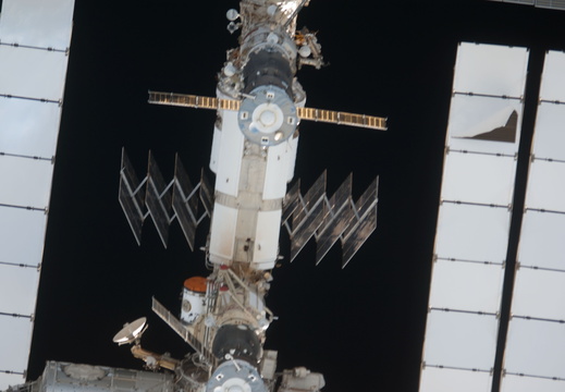 STS135-E-06813