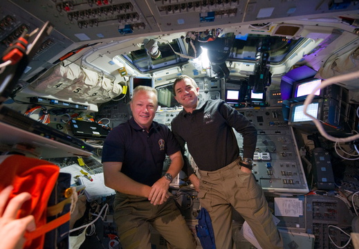 STS135-E-10692