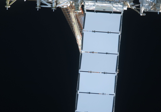 STS135-E-06837