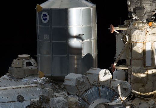 STS135-E-11136