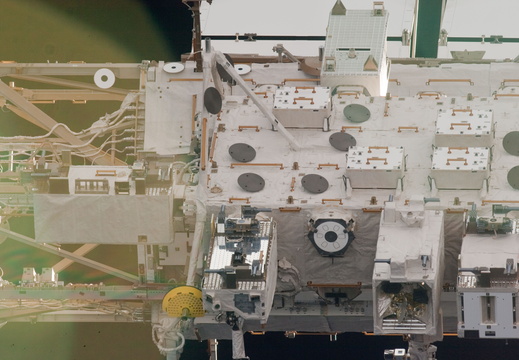 STS135-E-06962