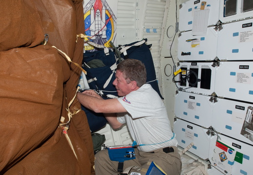 STS135-E-08160