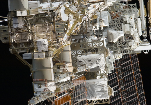 STS135-E-11255
