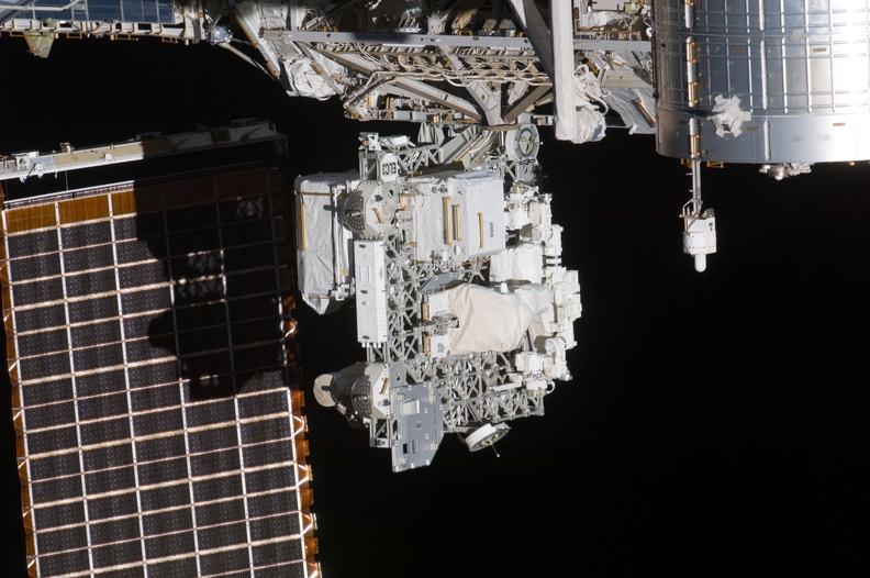 STS135-E-11056.jpg