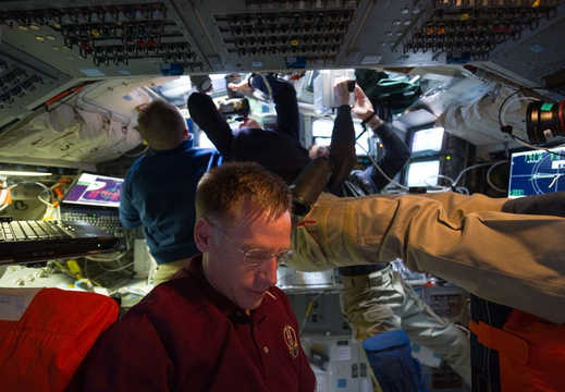 STS135-E-10771