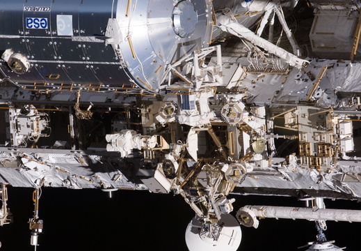 STS135-E-11082