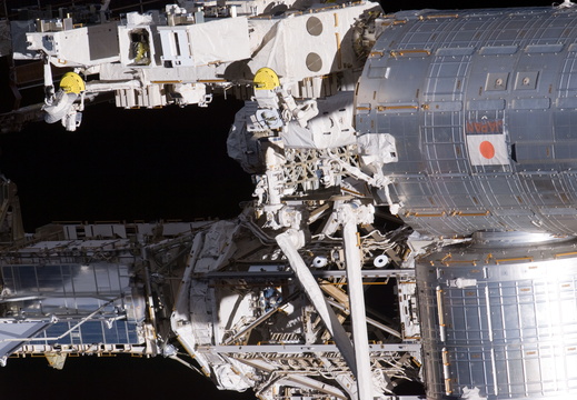 STS135-E-11062