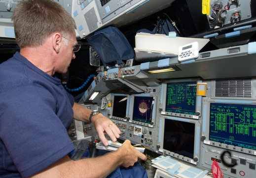 STS135-E-06288