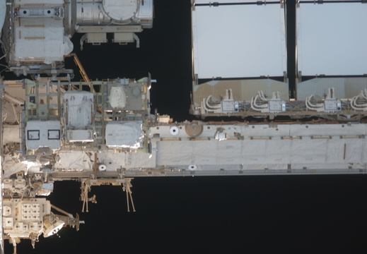 STS135-E-06863