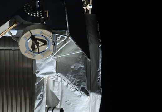 STS135-E-08413