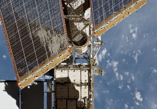 STS135-E-10872