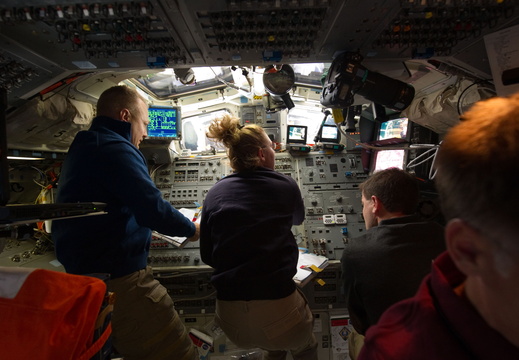 STS135-E-10736