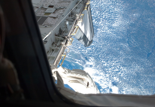 STS135-E-07670