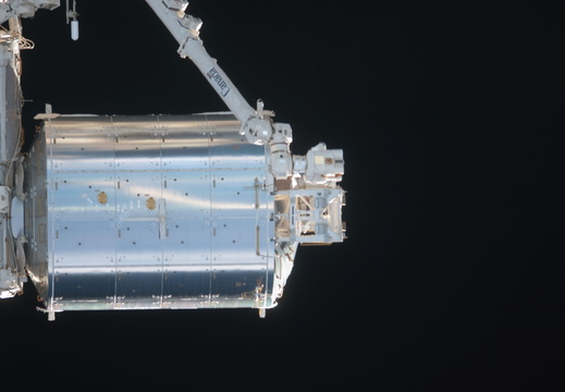 STS135-E-06859