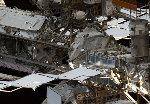 STS135-E-11149
