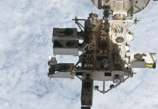 STS135-E-10954