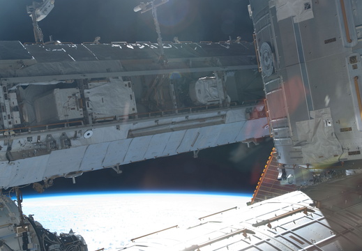 STS135-E-08495