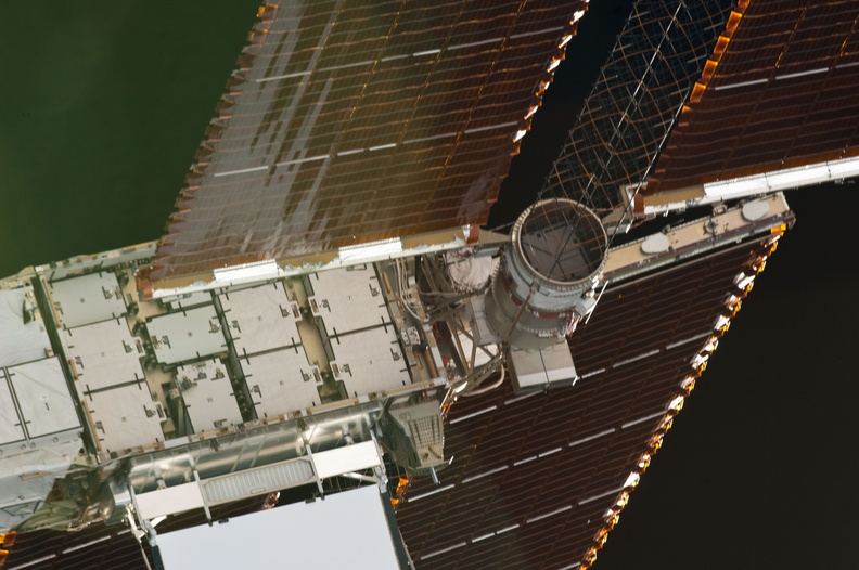 STS135-E-06928.jpg