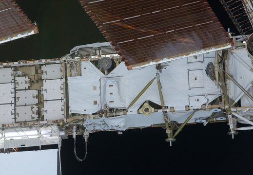 STS135-E-06896