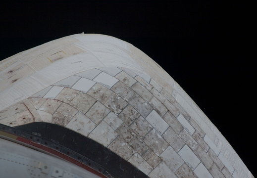 STS135-E-05136
