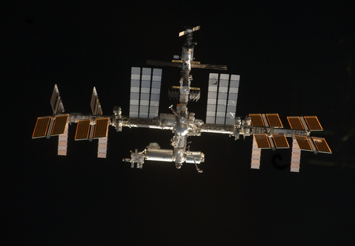 STS135-E-06714