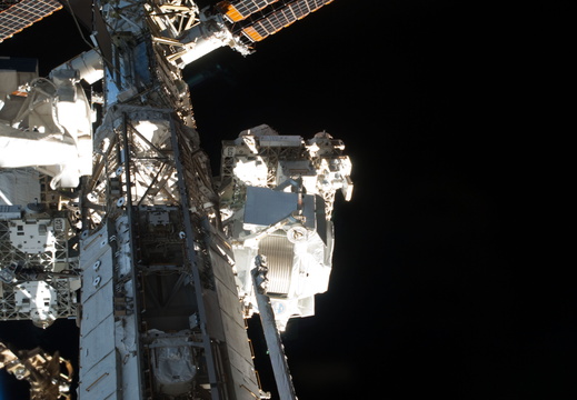 STS135-E-08469