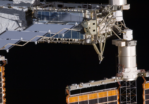 STS135-E-11091