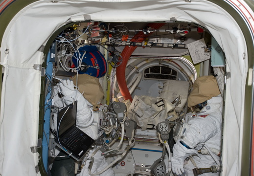 STS135-E-07446
